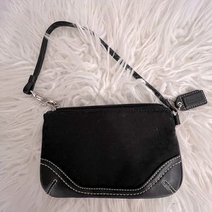 NWOT COACH vintage black wristlet 🖤✨